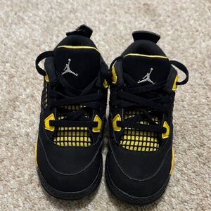 Air Jordan 4 Thunder